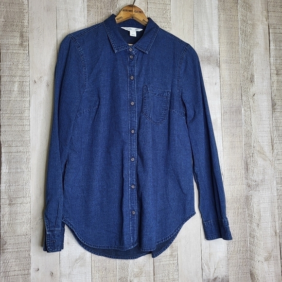 Old Navy The Classic Shirt. Size Medium. Dark Blue Jean Button Up. - Picture 1 of 10
